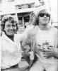 Brian Jones krijgt een Syd-T-shirt